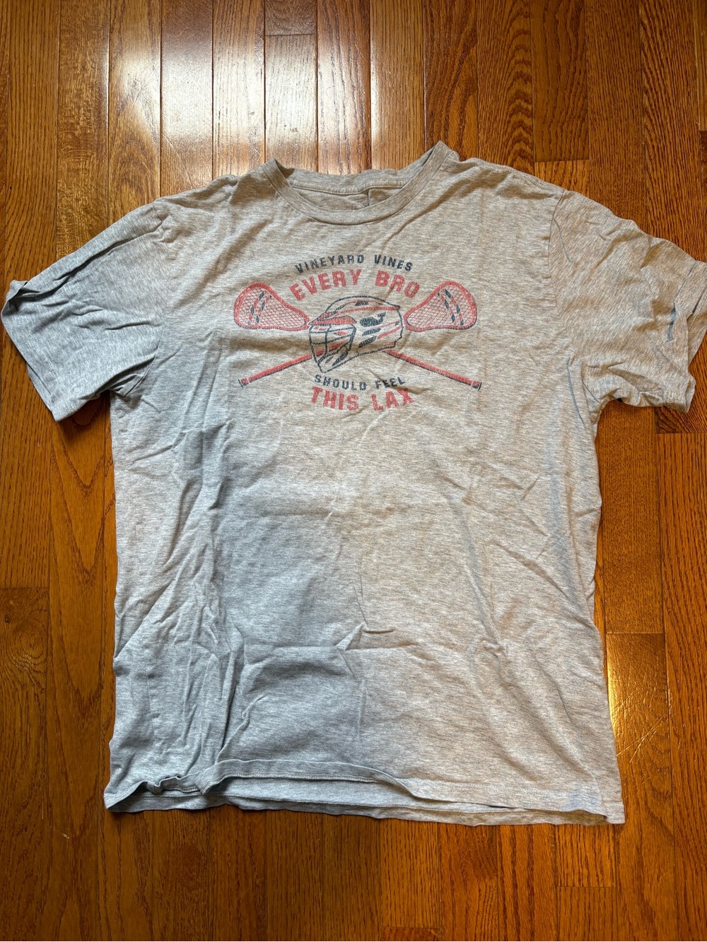 Vineyard Vines Light Gray Short-Sleeve Lacrosse Graphic Tee with Red Accents